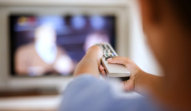 Průzkum: Televizi s příjmem přes internet má už 70 procent domácností