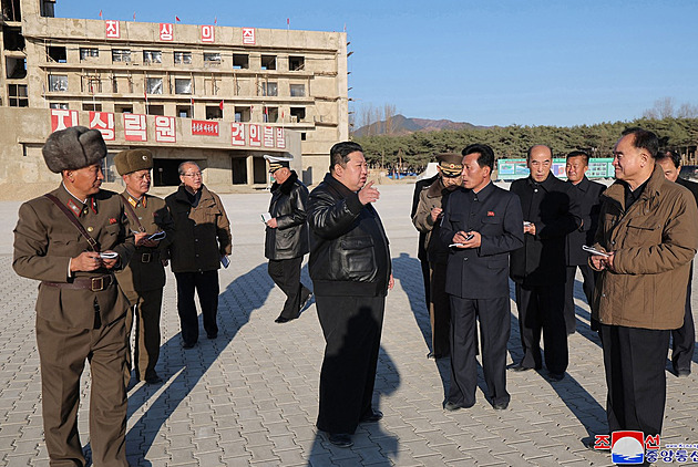 Před týdnem mluvil o úspěších, nyní zuří. Kim si postěžoval na stavaře