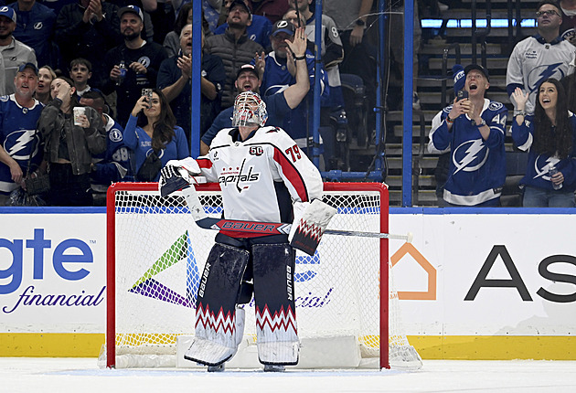 Nejkurióznější vlastní gól v NHL? Smál jsem se sám sobě, přiznal brankář