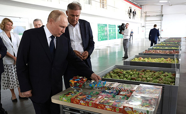 Spřátelené země se otočily k Rusku zády. Kvůli pádu rublu ruší dodávky ovoce