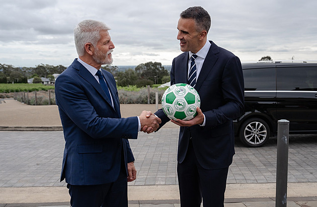 Pavel zakončil cestu Austrálií, předsedu vlády obdaroval míčem Bohemians