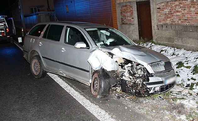 Bez papírů a zdrogovaný boural s kradeným autem. Chtěl jsem se projet, hájil se