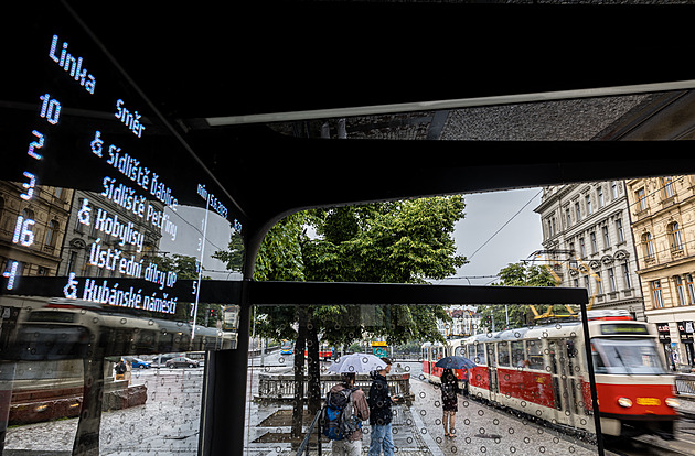 Nové přístřešky MHD budou, Praha je od JCDecaux odkoupila za 133 milionů