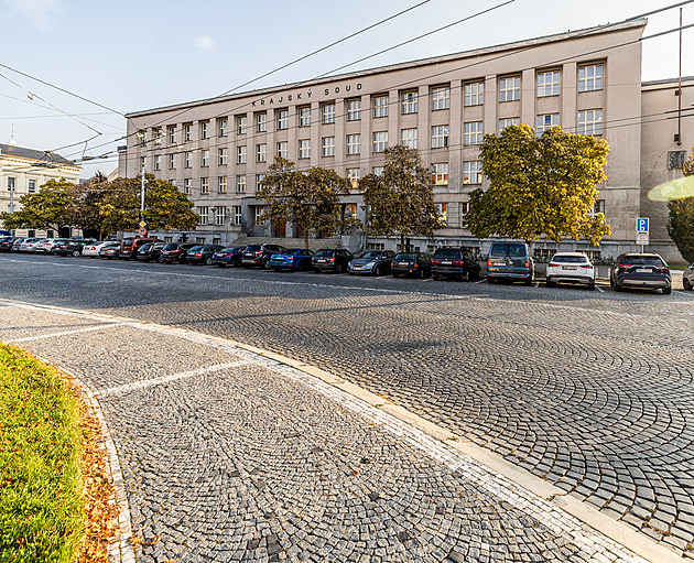 Vlivný právník stane před soudem za objednání vraždy expartnera své dcery