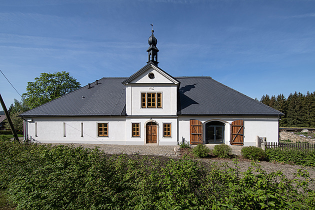 Zatékalo do něj, trhal se a praskal. Dům skelmistra je špičkově opravený