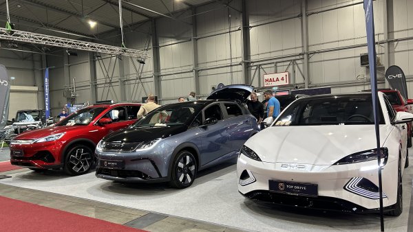 Čínská cla v praxi. Jak dopadají na elektromobily dovážené do Česka?