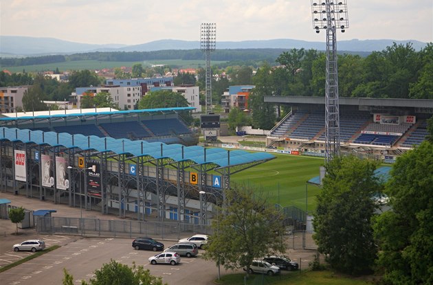 Jeden a půl milionu je málo, návrh přejmenovat stadion na Warex arenu neprošel