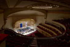 Česká filharmonie hraje v Carnegie Hall, už v půlce se tleskalo vestoje