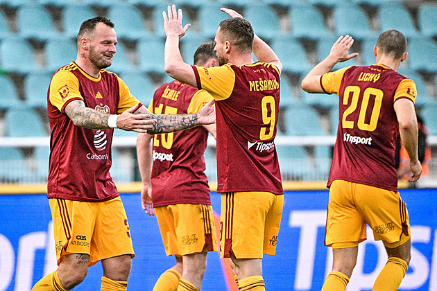 Dukla - Slovácko 1:2, obrat po půli, body zařídili střídající Krmenčík s Havlíkem