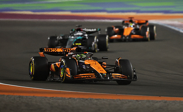 McLaren, nebo Ferrari? V Abú Zabí vyvrcholí boj o Pohár konstruktérů