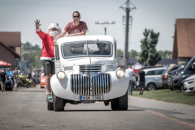 Obří mejdan si odbyly u Mikulova, nyní ameriky zamíří na adventní dýchánek