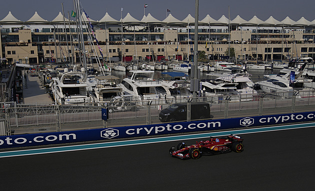 Úvodní trénink F1 v Abú Zabí ovládl Charles Leclerc, nevyhne se ale trestu