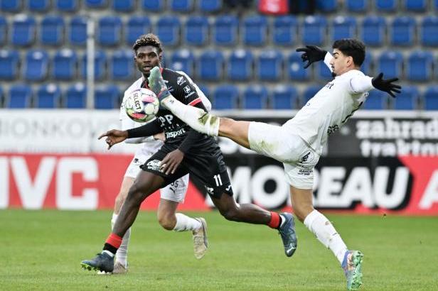 

Sparta se s Bohemians nadřela, Pardubice vezou bod ze Slovácka a Dukla trápila Jablonec marně

