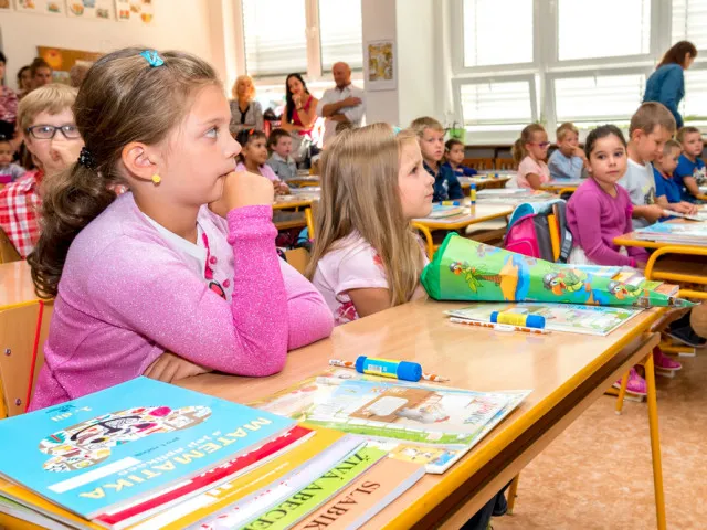 Na střední z osmé třídy a „malá maturita“. Zásadní změna českého školství získává podporu