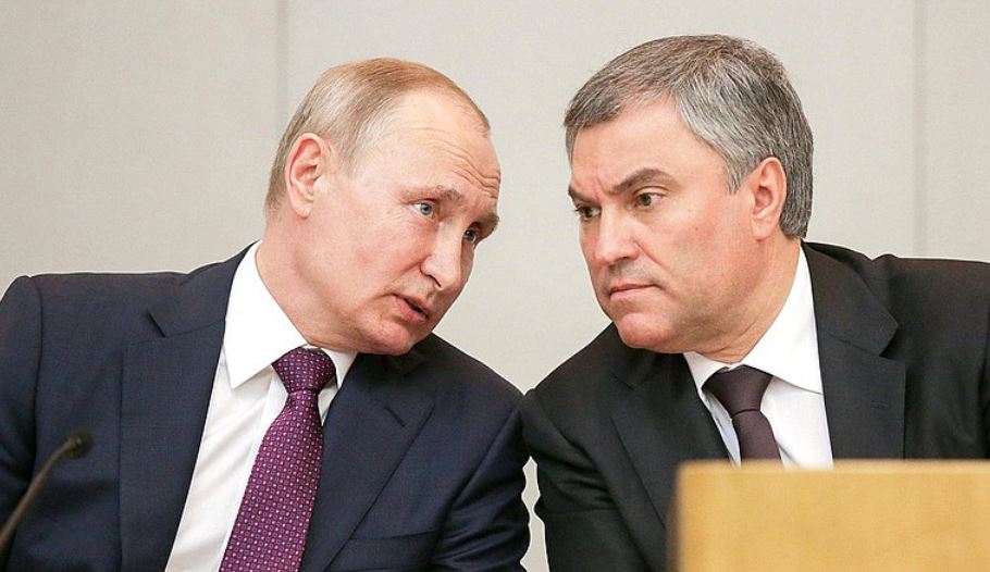 Putinova pravá ruka dostala patnáct let. Volodin byl odsouzen za zásah do územní celistvosti Ukrajiny