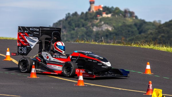 Mostecký autodrom je po deseti letech na prodej. Zájemci jsou i ze zahraničí