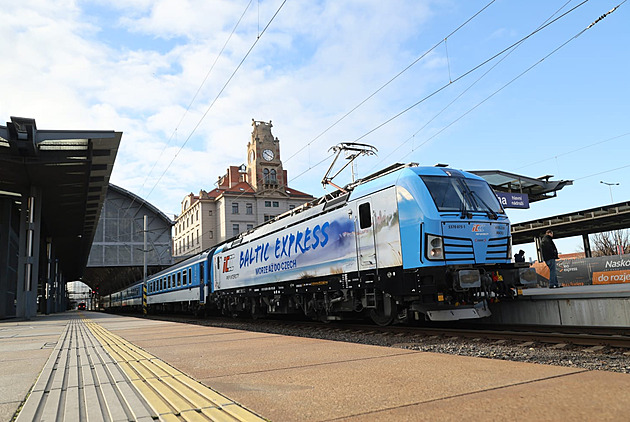 Z Prahy vyjel první Baltic Express. Měl zpoždění kvůli WC, pak nešlo topení