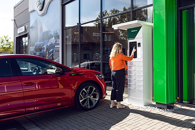 Auto jako peněženka a do servisu i v noci. Škoda vymýšlí, jak zpříjemnit život