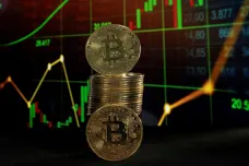 Bitcoin nadále roste. Překonal hranici 105 tisíc dolarů