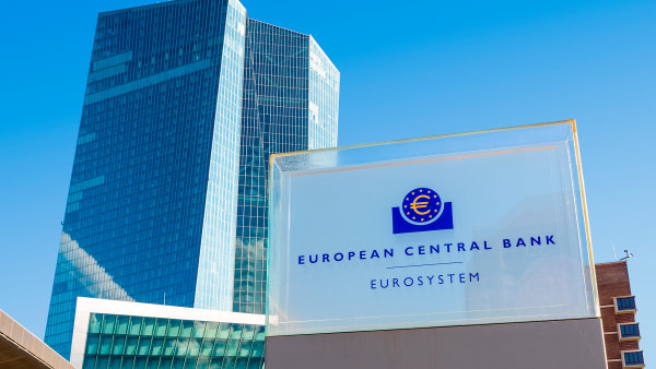 ECB půjde se sazbami dolů i v příštím roce. Otázkou je jak moc