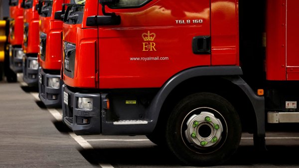 Křetínský má zelenou. Britské úřady schválily prodej tamní pošty Royal Mail