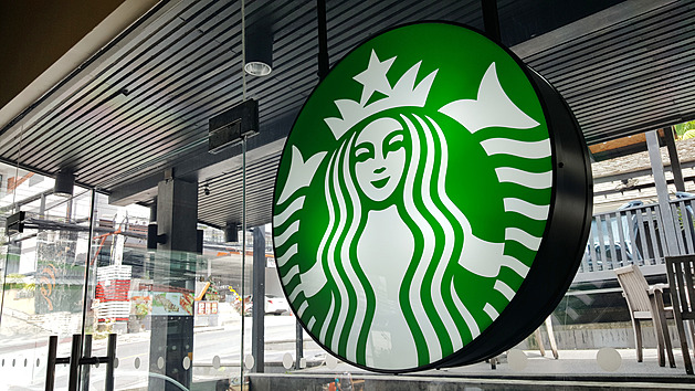 Starbucks se v Číně nepřestává trápit. Najal vůbec prvního ředitele pro růst