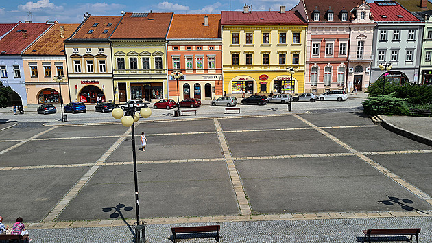 Valašské Meziříčí má po 60 letech konečně krásné náměstí. Asfalt je pryč