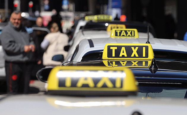 Nové taxi ve Vídni už jen elektro, říká vyhláška. Neproveditelné, namítají odpůrci