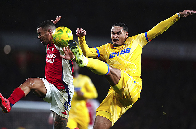 Gabriel Jesus poslal Arsenal do semifinále Ligového poháru, uspěl i Liverpool