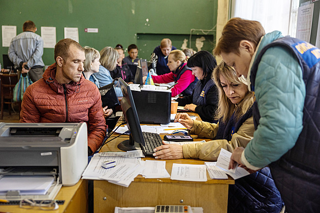 Je to jako klec, líčí lidé z okupovaných území Ukrajiny brutální ruské represe