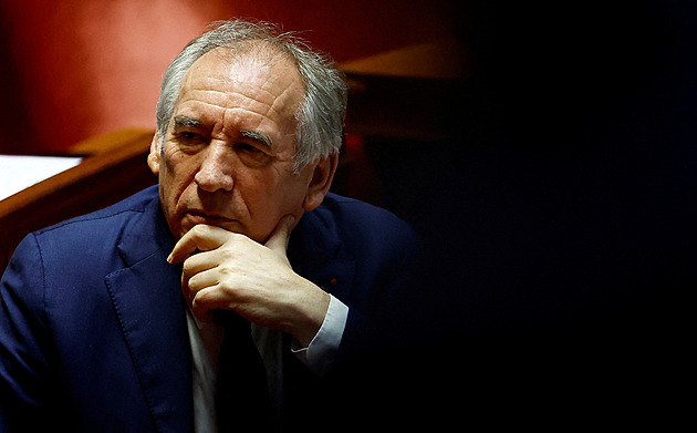 Sisyfovská snaha o záchranu Francie. Bayrou se nevzdává, ale Brusel už hrozí