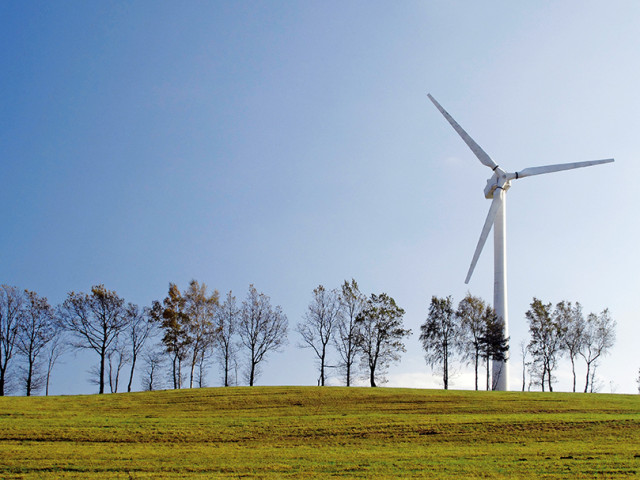 Větru ani Němci neporučí. Když nefouká, platí se za energii nesmyslné částky