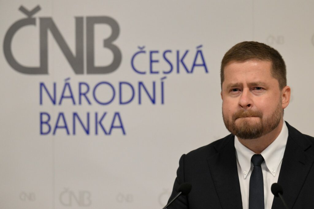 České národní bance by prospěla větší odvaha