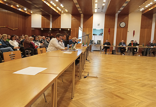 Lid ani opozice šéfku špitálu v Nymburku nezachránily. Bude se bránit právní cestou