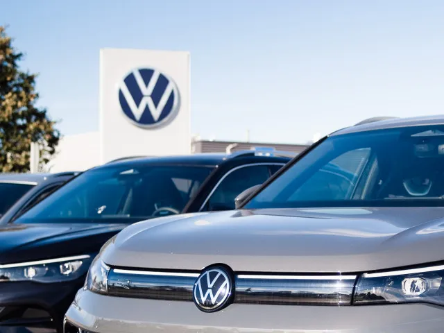 Odbory a vedení Volkswagenu se dohodly na úspoře čtyř miliard eur