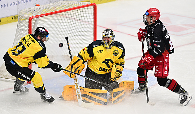 ONLINE: Litvínov hostí Hradec, Kladno hraje v Pardubicích. Sparta vyzve Třinec