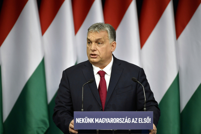 Čekání na Trumpa. Orbán v Bruselu oddaluje dosud rutinní rozhodnutí