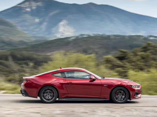 Ford Mustang: Poslední pony car, co tu zbyl