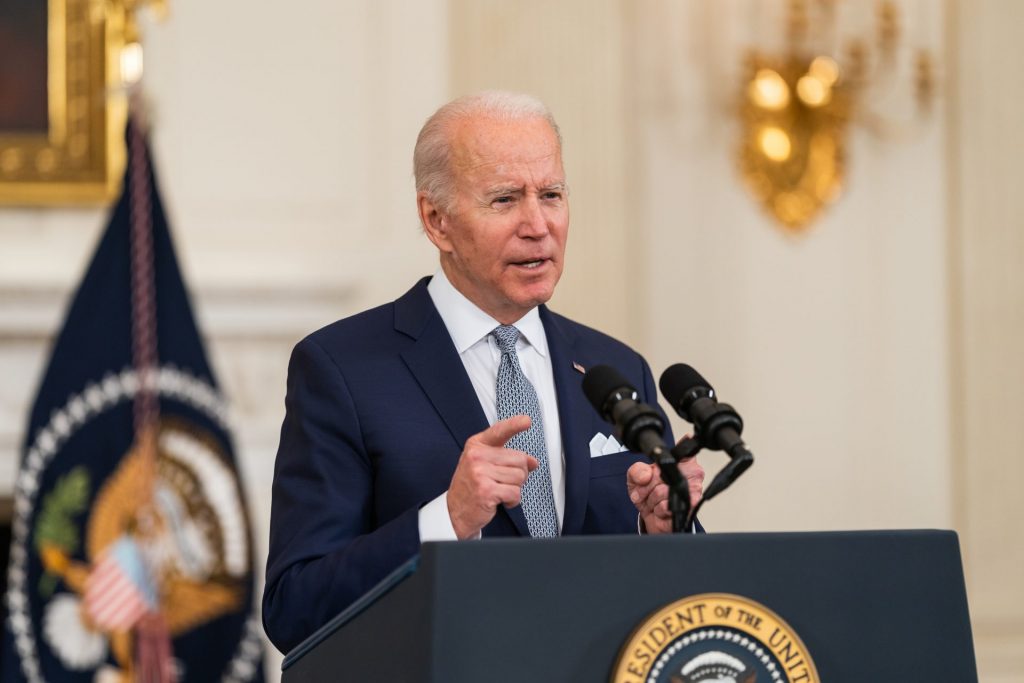 Biden změnil na doživotí trest u 37 lidí čekajících na federální popravu