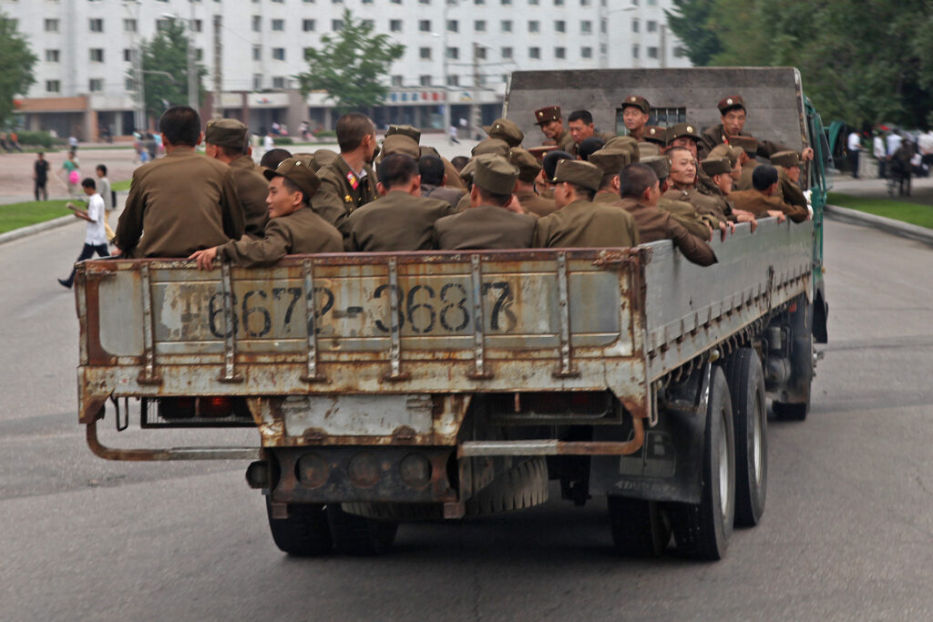 Severní Korea se zřejmě chystá poslat do Ruska další vojáky a techniku