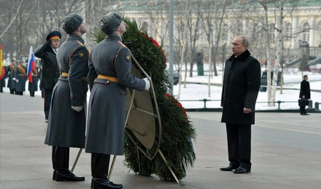 Putin ztrácí lidi i techniku a prohrál v Sýrii. Pokračuje ale iracionálně dál, píše ekonom Tichonov