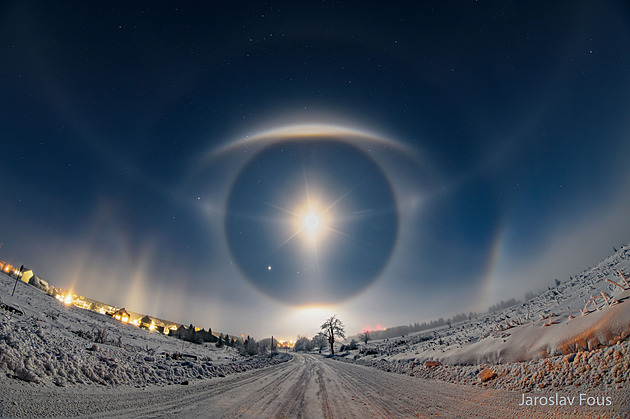 Český fotograf Fous uspěl ve výběru NASA, záběr halových jevů okouzlil svět