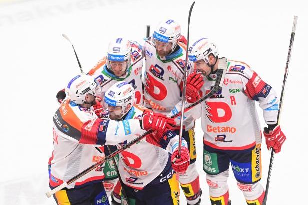 

ŽIVĚ: Spenglerův pohár Fribourg – Pardubice 0:0

