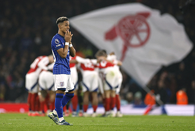 Arsenal porazil Ipswich a v Premier League se posunul před Chelsea