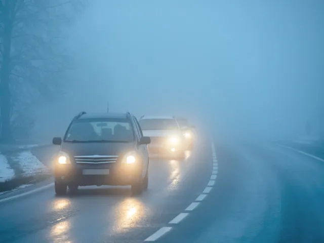 Česko přikryla inverze, řidiče potrápí námraza. Na Šumavě naměřili minus 16 stupňů