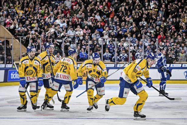 

Davos za asistence českého dua přehrál Straubing. Fribourg otočil duel s Kärpätem

