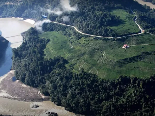 Čína rozhodla o giga stavbě. V Tibetu vybuduje zdaleka největší přehradu světa