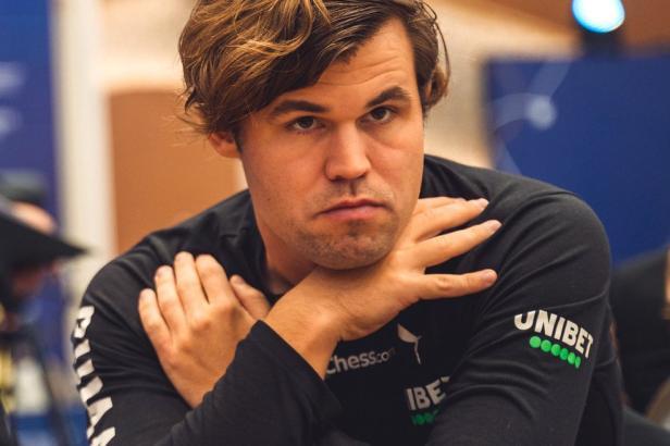 

Carlsen kvůli sporu o džíny opustil mistrovství světa v rapid šachu

