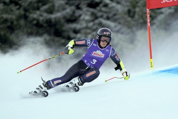 

ŽIVĚ: Sezona zimních sportů pokračuje i mezi svátky, sjezdařky jedou obří slalom v Semmeringu

