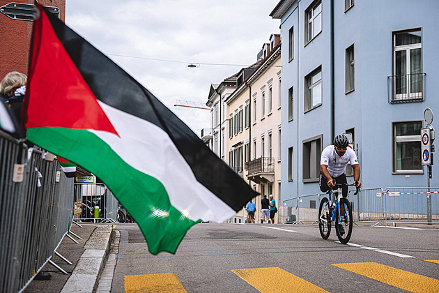 Válečná cyklistika. Palestinští nadšenci dál sní o paralympiádě, bojům navzdory